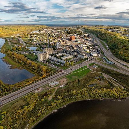 Top Floor Riverfront Condo With Stellar Sunsets! Fort Mcmurray Εξωτερικό φωτογραφία