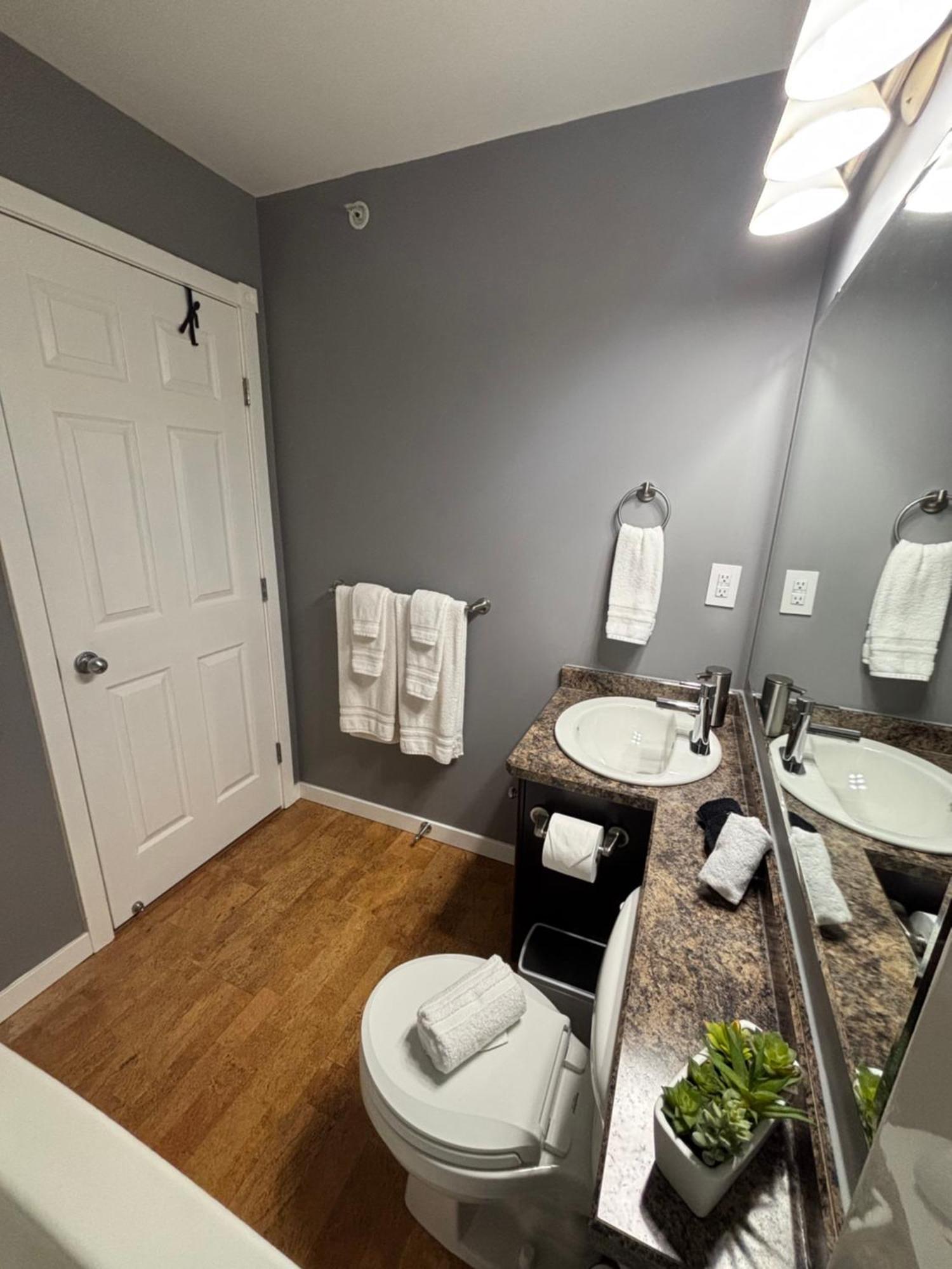Top Floor Riverfront Condo With Stellar Sunsets! Fort Mcmurray Εξωτερικό φωτογραφία