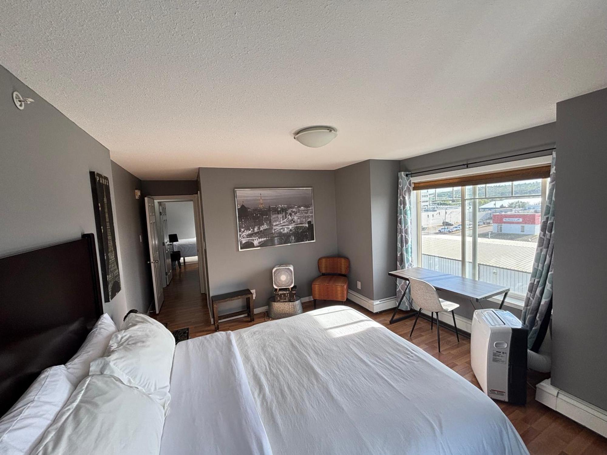 Top Floor Riverfront Condo With Stellar Sunsets! Fort Mcmurray Εξωτερικό φωτογραφία