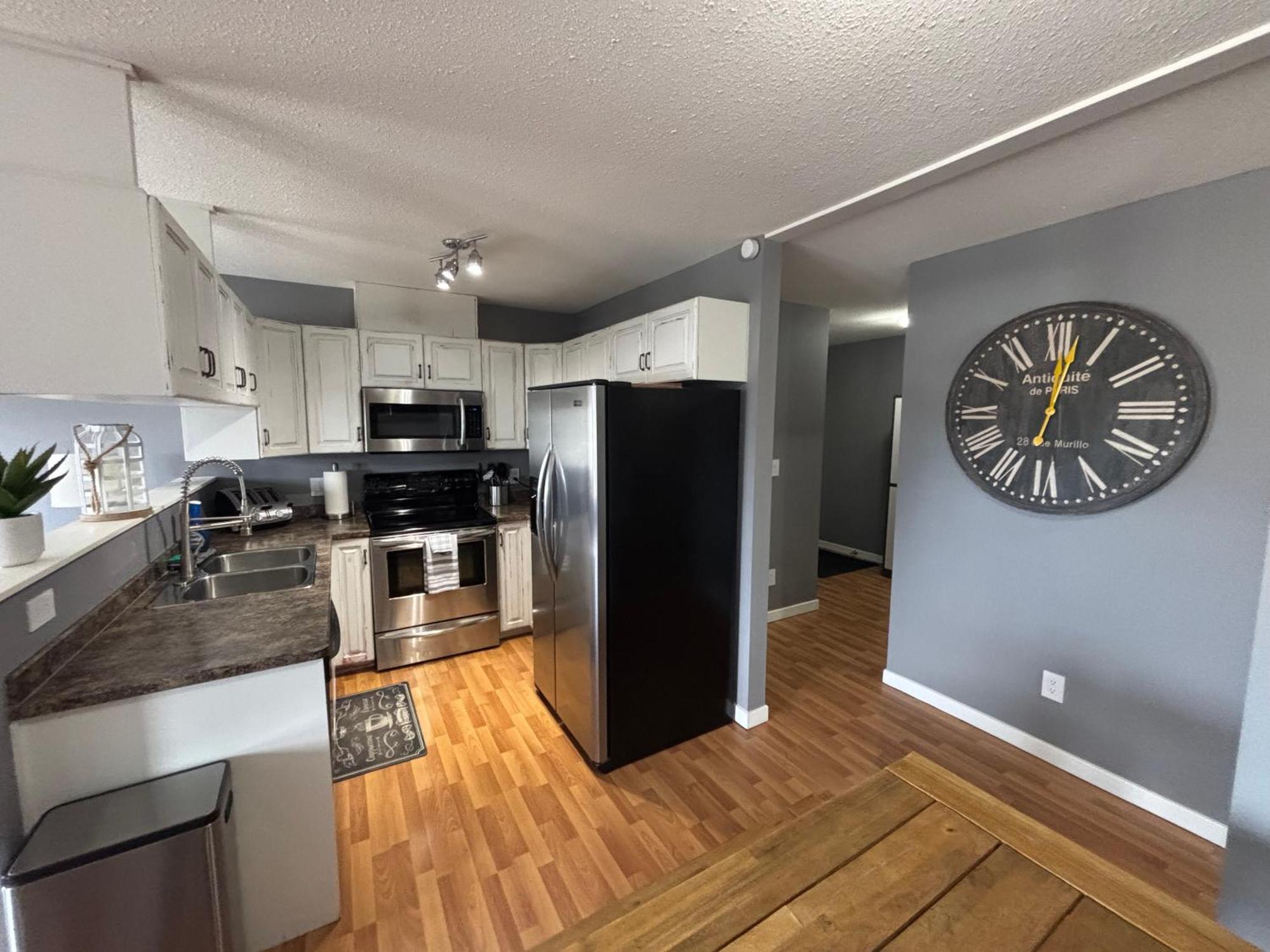 Top Floor Riverfront Condo With Stellar Sunsets! Fort Mcmurray Εξωτερικό φωτογραφία